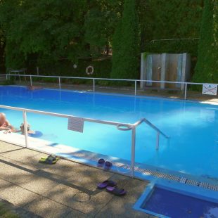 Bad Hévíz / Ungarn · ensana Thermal Hévíz Health Spa Hotel, Thermalbad im Freien
