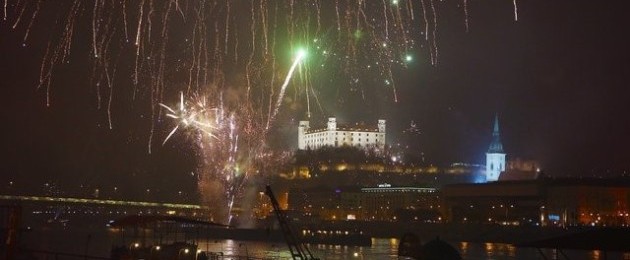 Mit dem Twin City Liner ins Neue Jahr | Bratislava mit Feuerwerk