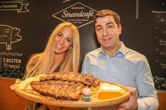 Yvonne Rueff und Andranik Yeritsyan mit Ripperln Dancer against Cancer | Neujahrsempfang im Strandcafé an der Alten Donau | Yvonne Rueff und Andranik Yeritsyan mit Ripperln