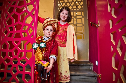 Noch einmal in die faszinierende Welt Indiens eintauchen: Beim Diwali-Fest auf der Schallaburg. Diwali-Fest auf der Schallaburg
