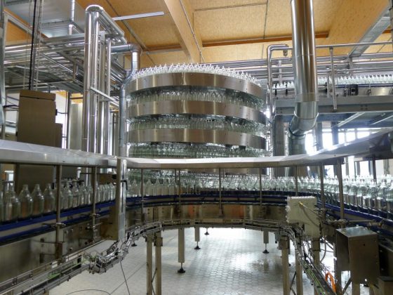 Egger Getränke Unterradlberg (NÖ) - Abfüllanlage für Glas-Mehrweggebinde