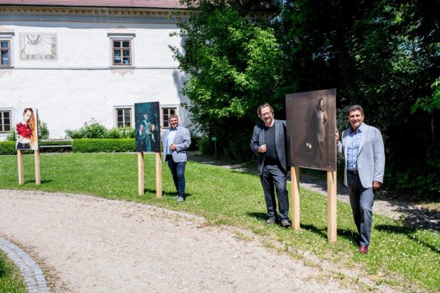 Gartensommer Nö 2021 Fotoaustellung Rosen tanzen durch Gartendorf Schiltern · Gruppenbild im Schloss Schiltern