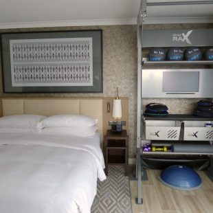 Hilton Vienna Park · Five Feet to Fitness Room