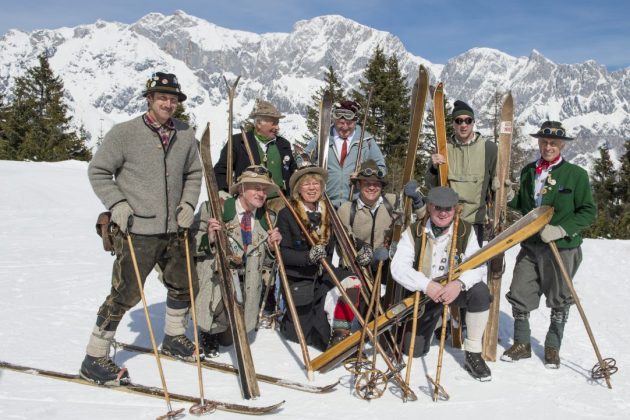 Hochkönig Salzburgerland Österreich | Skihüttenroas mit Nostalgieskifahrern
