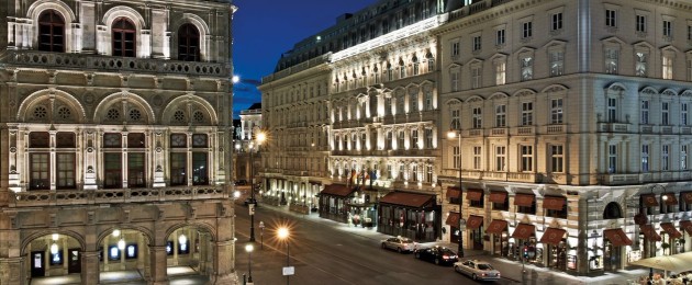 Hotel Sacher Außenansicht mit Wiener Staatsoper