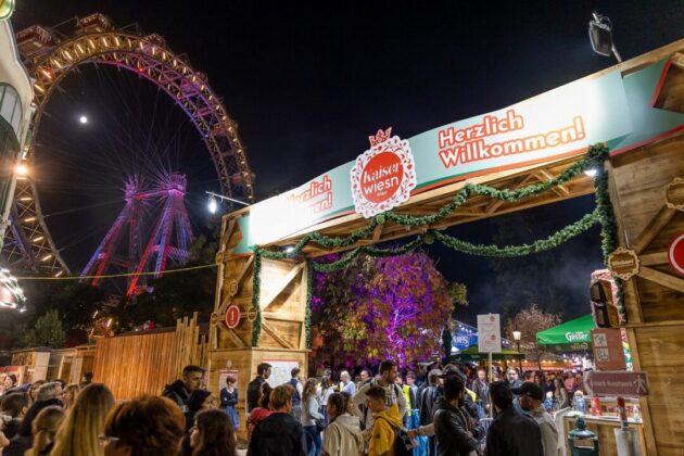 Kaiser Wiesn im Wiener Prater 2022 | Gelände bei Nacht