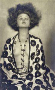 MADAME D’ORA (DORA PHILIPPINE KALLMUS), Elsie Altmann-Loos, 1922 © Photoarchiv Setzer-Tschiedel/IMAGNO/picturedesk.com 