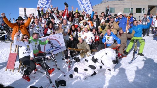 Bei strahlendem Sonnenschein wurde heute das offizielle Skiopening am Stuhleck mit einem Promirennen eröffnet.