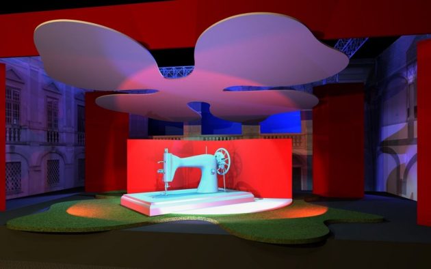 Schloss-Spiele Kobersdorf 2019 · Bühnenbild mit überdimensionaler Nähmaschine