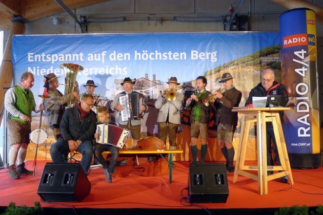 Schneebergbahn · 10 Jahre Bergbahnhof Hochschneeberg · Jubiläumsfest mit Musik und Radio 4/4