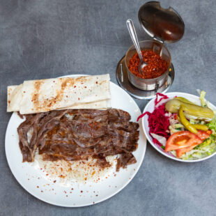 Steak Döner auf der Wiener Taborstraße | Döner Teller