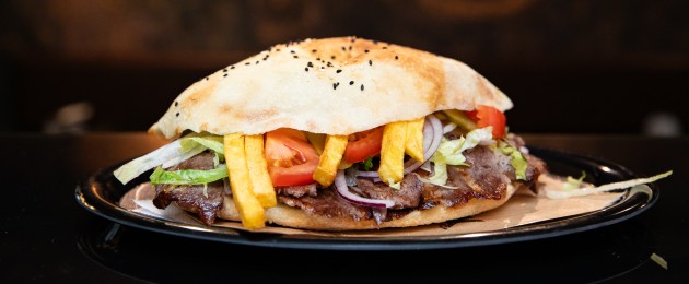 Neuer Premium-Imbiss serviert Rindersteak-Döner