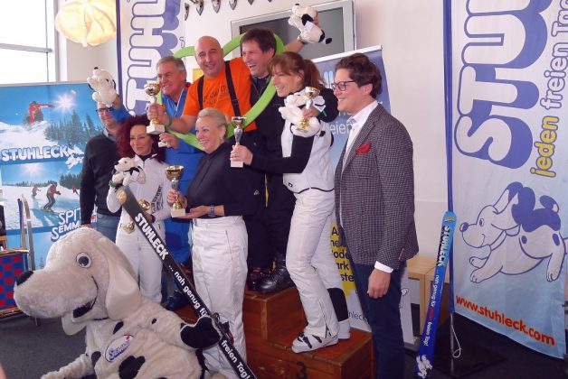 VIP-Riesentorlauf – Plätze 1 bis 3 und Gastgeber Mag. Fabrice Girardoni (r.) 