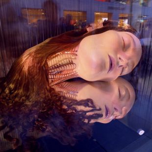 Biomorphism von Iris van Herpen im Swarovski Kristallwelten Store Wien · Lucid Dreams