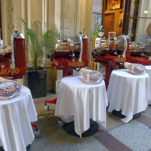 Vulcano | neue Rohschinkenlinie | Präsentation in der Vulkanothek im Wiener Palais Ferstel.