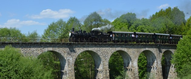 Waldviertelbahn, Nostalgiegarnitur mit Dampflokomotive