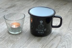 Retro-Becher mit stylischem Weber® Branding