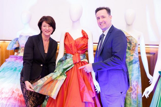 Präsentation mit Maria Smodics-Neumann, Spartenobfrau Gewerbe und Handwerk, Markus Grießler, Spartenobmann der Tourismus- und Freizeitwirtschaft Wiener Ballsaison 2019-2020 · Präsentation mit Maria Smodics-Neumann, Spartenobfrau Gewerbe und Handwerk, Markus Grießler, Spartenobmann der Tourismus- und Freizeitwirtschaft