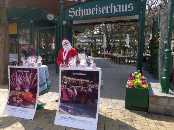 Wiener Prater 2017 · Wintermarkt Werbung vor dem Schweizerhaus