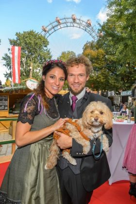 Feierliche Eröffnung des Wiener Wiesn-Fests 2019 · The Clairvoyants - Amélie van Tass und Thommy Ten mit ihrem Koni Hundini