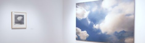 BA Kunstforum Wien, Ausstellung Gerhard Richter: Landschaft · Ausstellungsansicht mit Bild Wolke (1976)