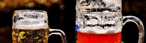 2 Bierkrüge