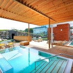 Aussenbereich Sauna mit Erdsauna