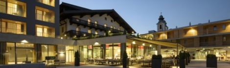 Hotel & Wirtshaus Post· St. Johann in Tirol · Außenbereich Abend