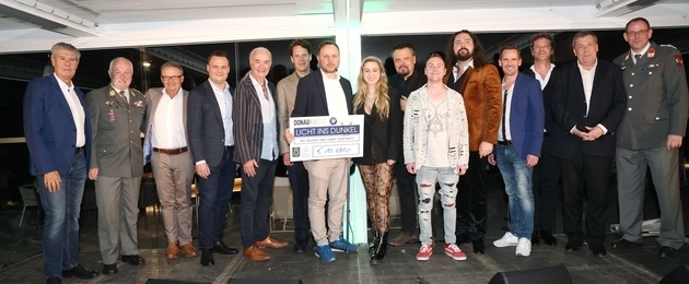 Licht ins Dunkel Tullnerfeld Sommergala 2025 Gruppenbild Scheckübergabe