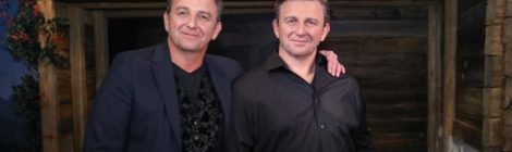 Madame Tussauds: Hans Sigl mit Bergdoktor Wachsfigur