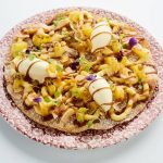 Frittierter inkanischer Gewürzteig mit Piña Colada Topping