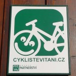 Das grüne Fahrrad lächelt von vielen Einrichtungen