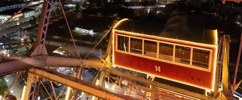 Wintermarkt am Wiener Riesenradplatz 2025 | Gondel Illuminierung