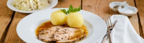 Wirtshauskultur NÖ Schweinsbraten Erdäpfelknödel Kraut 1